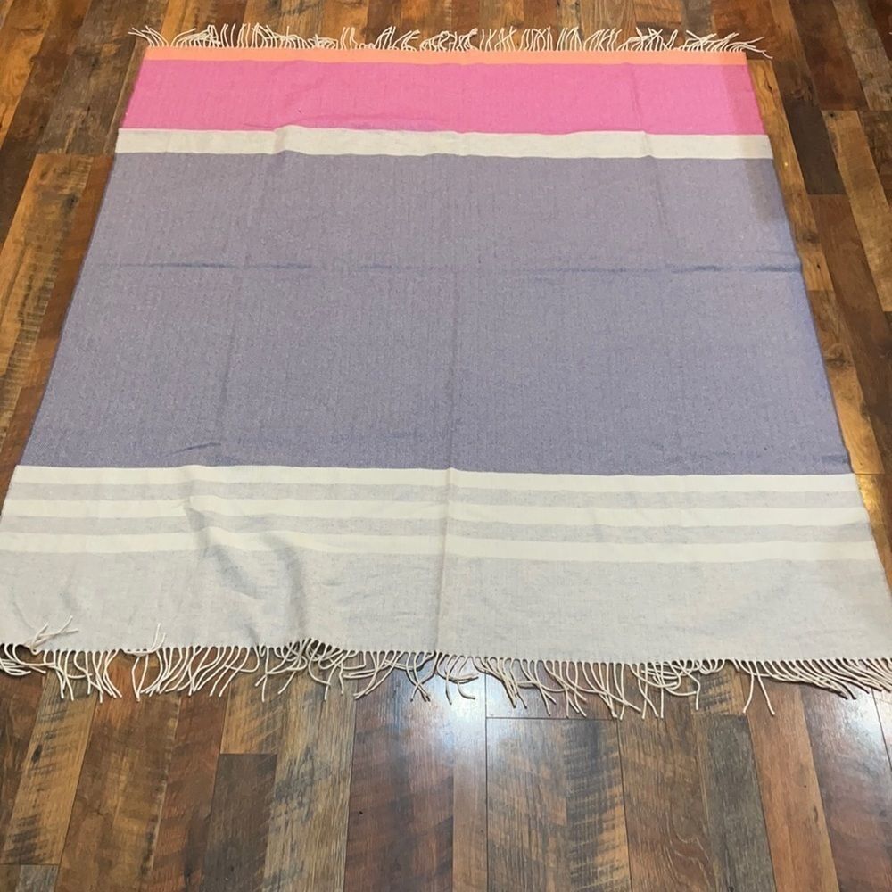 TWIG Throw (3837)